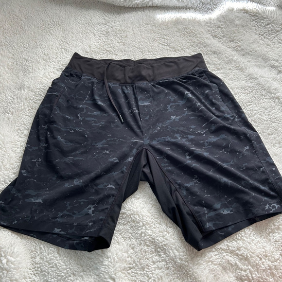 Lululemon‎ Men's Pace Breaker 10" Linerless Shorts Size Large Camp Black - Picture 1 of 7